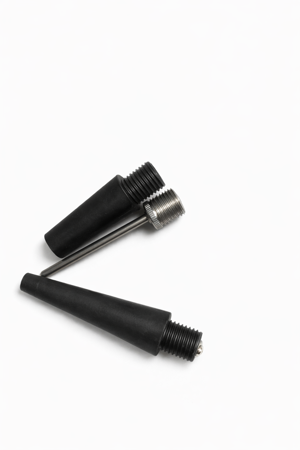 Zestaw ratunkowy do auta: odpala silnik, pompuje opony, ładuje telefon i świeci w nocy.”